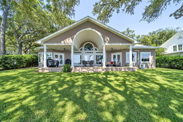 $1,849,000 | 809 East Miracle Strip Parkway, Mary Esther, FL 32569