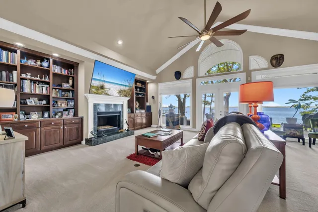 $1,849,000 | 809 East Miracle Strip Parkway, Mary Esther, FL 32569