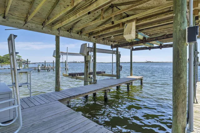 $1,849,000 | 809 East Miracle Strip Parkway, Mary Esther, FL 32569