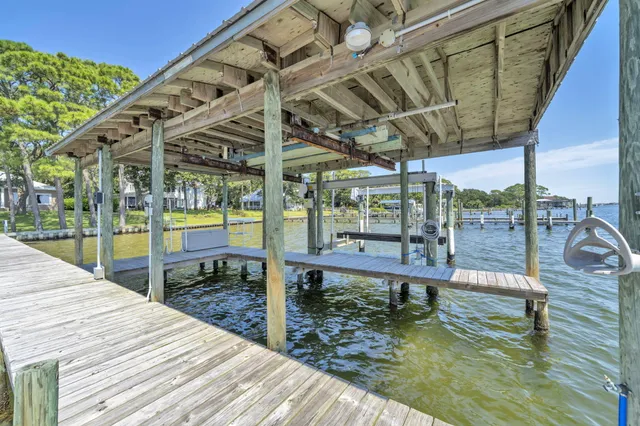 $1,849,000 | 809 East Miracle Strip Parkway, Mary Esther, FL 32569