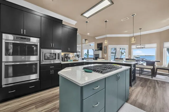 $1,849,000 | 809 East Miracle Strip Parkway, Mary Esther, FL 32569