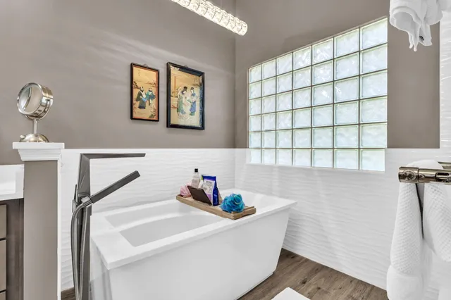 $1,849,000 | 809 East Miracle Strip Parkway, Mary Esther, FL 32569