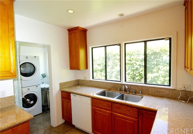 209 North Wetherly Drive Beverly Hills, CA 90211 - Photo 5 of 18