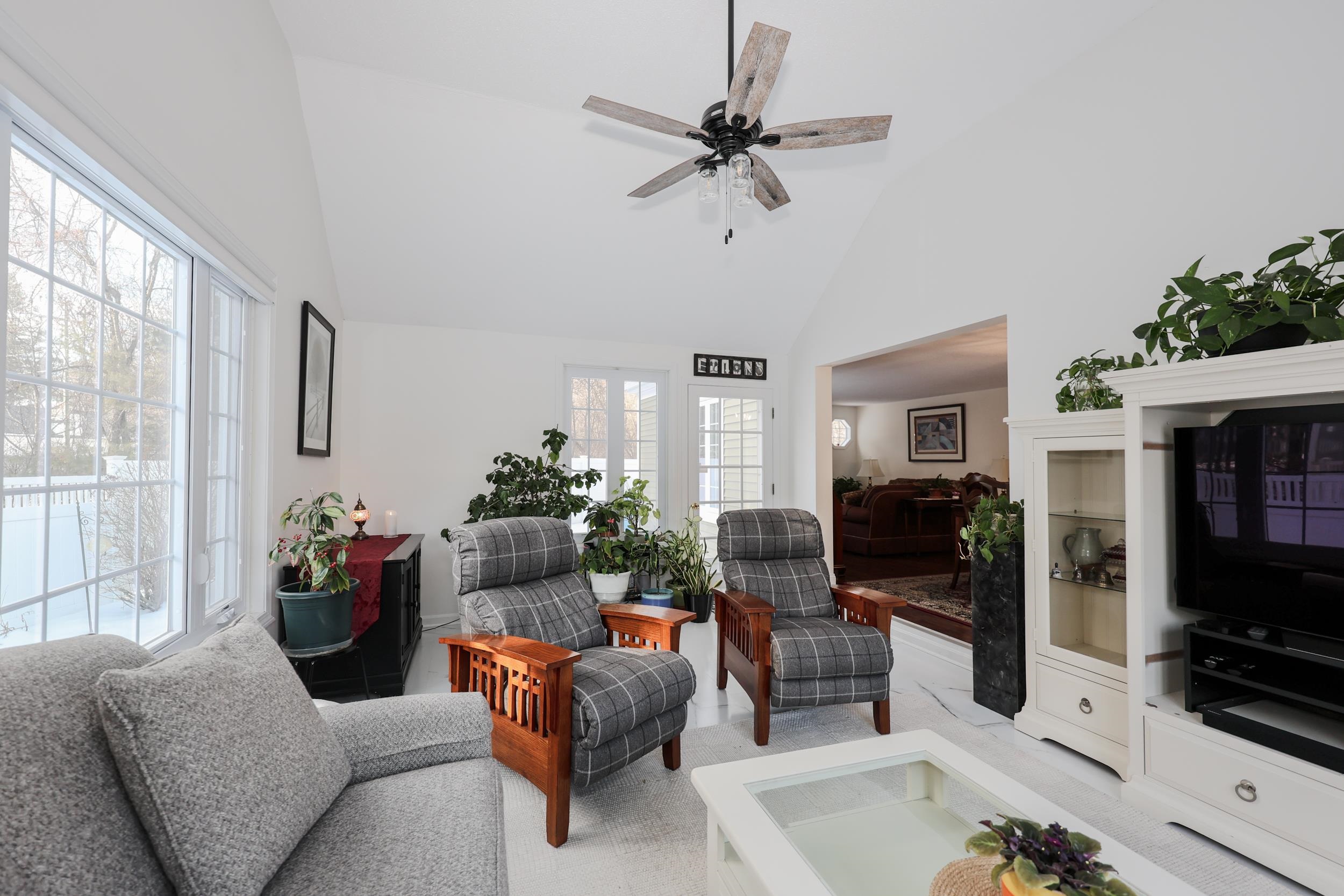 152 Straw Hill Road Manchester, NH 03104 - Photo 21 of 45