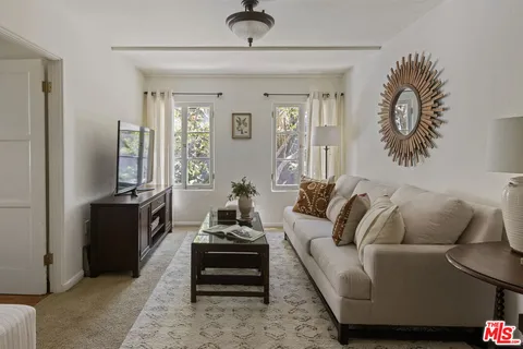 $1,895,000 | 885 Cumberland Road, Glendale, CA 91202