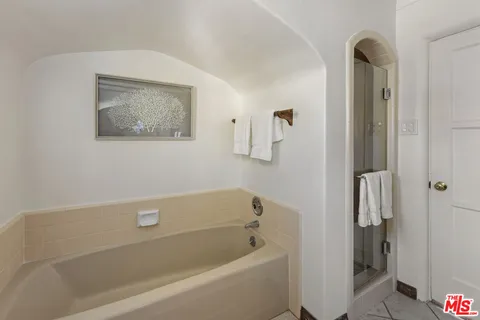 $1,895,000 | 885 Cumberland Road, Glendale, CA 91202