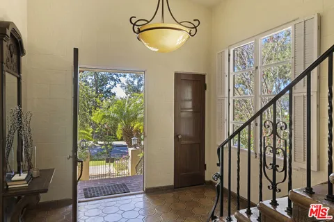 $1,895,000 | 885 Cumberland Road, Glendale, CA 91202