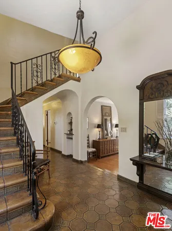 $1,895,000 | 885 Cumberland Road, Glendale, CA 91202