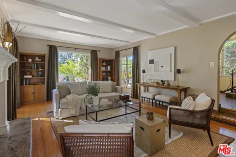 $1,895,000 | 885 Cumberland Road, Glendale, CA 91202