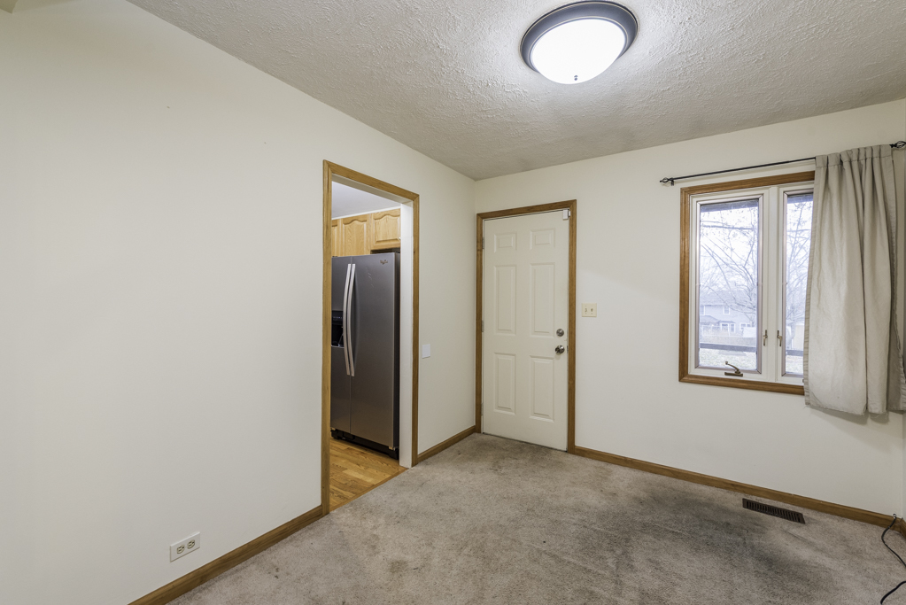 35861 North Fuller Road Gurnee, IL 60031 - Photo 16 of 30 an empty room with windows and closet