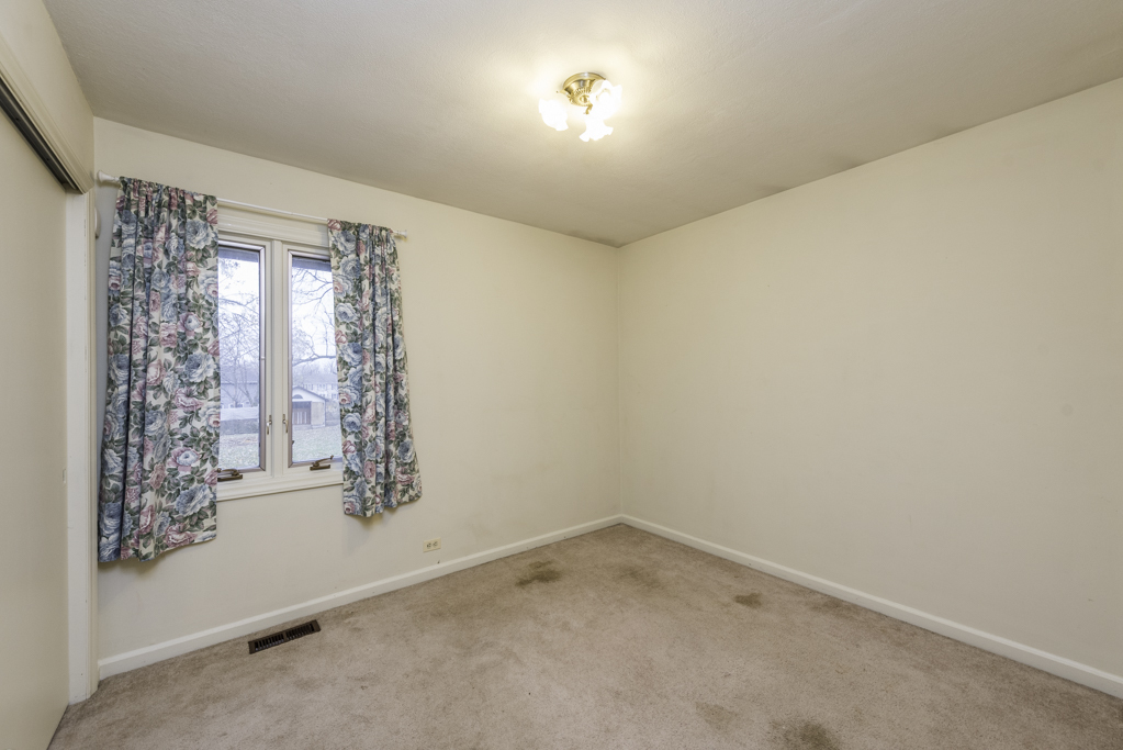 35861 North Fuller Road Gurnee, IL 60031 - Photo 17 of 30 an empty room with windows