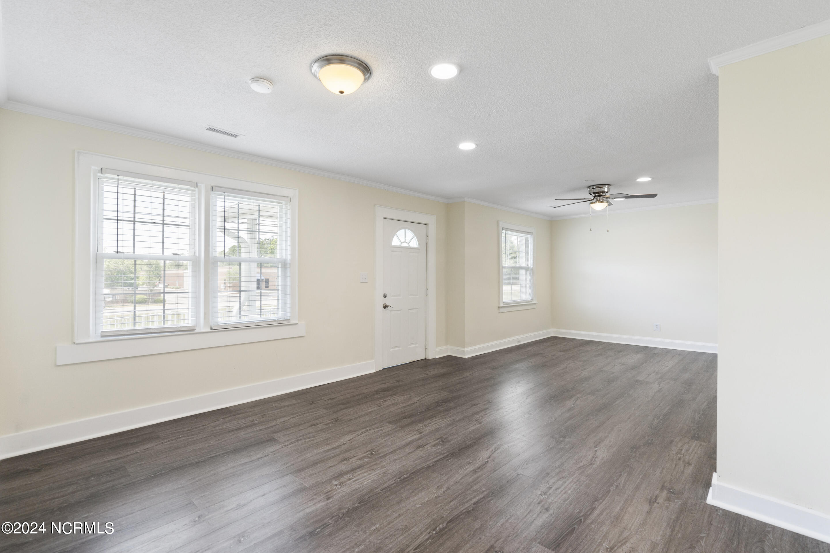 400 Judges Road Wilmington, NC 28405 - Photo 6 of 38 400 Judges living