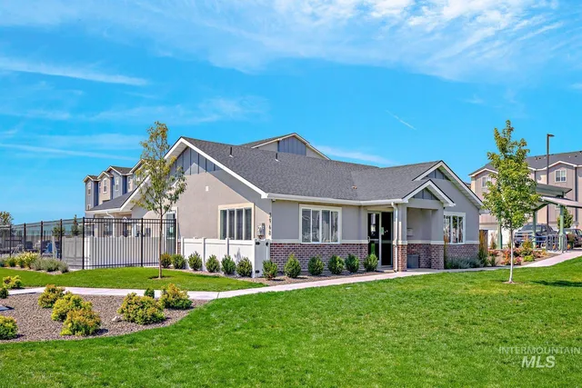 $690,000 | 4044 West Ski Jump Lane, Meridian, ID 83642