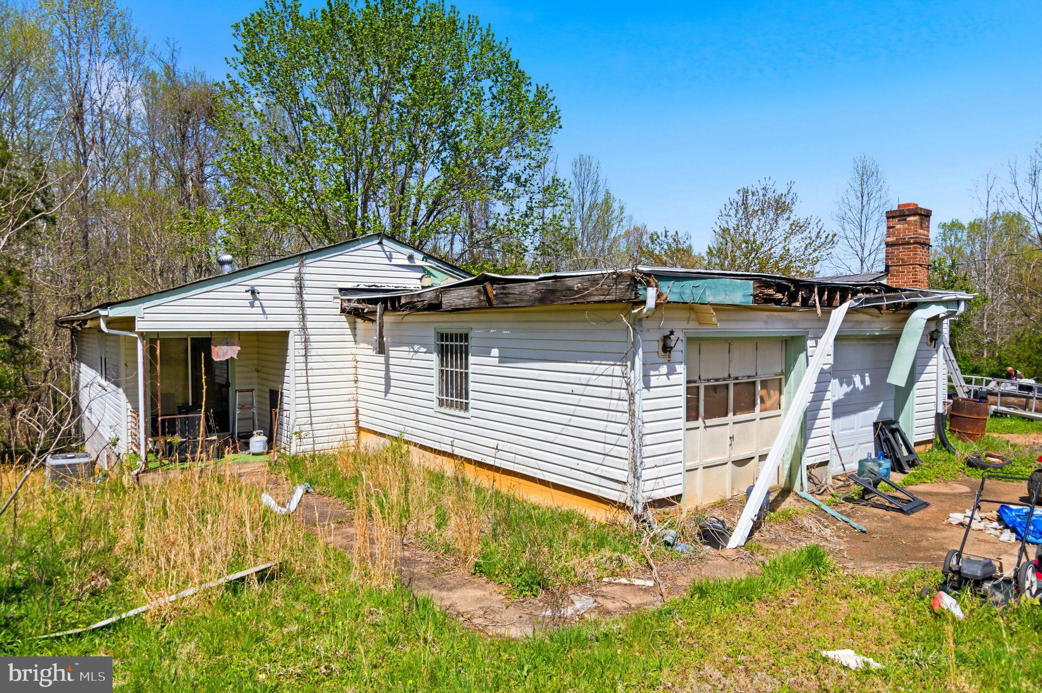 2263 Buckner Road Bumpass, VA 23024 - Photo 12 of 26 Charming fixer-upper with potential.