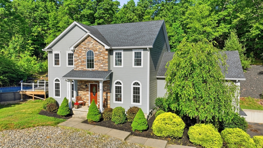 34 Bissonnette Circle Southampton, MA 01073 - Photo 2 of 42