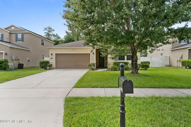 $323,000 | 4916 Creek Bluff Lane, Middleburg, FL 32068