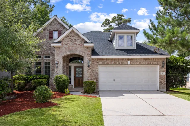 $600,000 | 70 North Rocky Point Circle, The Woodlands, TX 77389