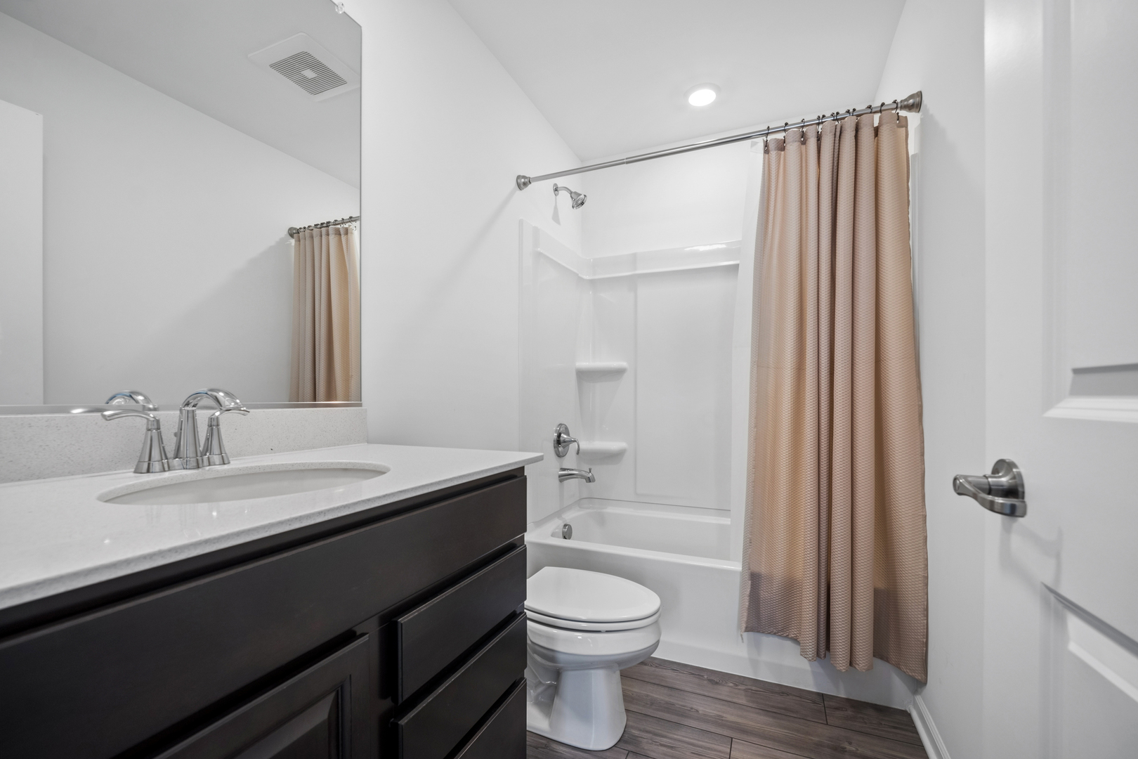 1034 Atterberg Road South Elgin, IL 60177 - Photo 9 of 18
