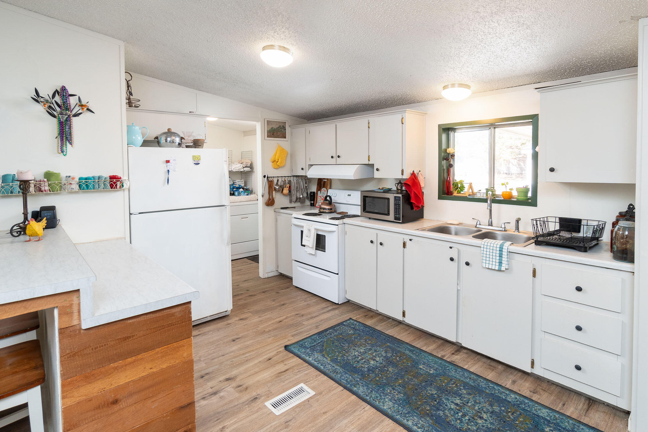 61000 Brosterhous Road, Unit 516 Bend, OR 97702 - Photo 9 of 31 kitchen