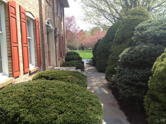 435 Macada Road Bethlehem, PA 18017 - Photo 8 of 49 Gallery Image 8