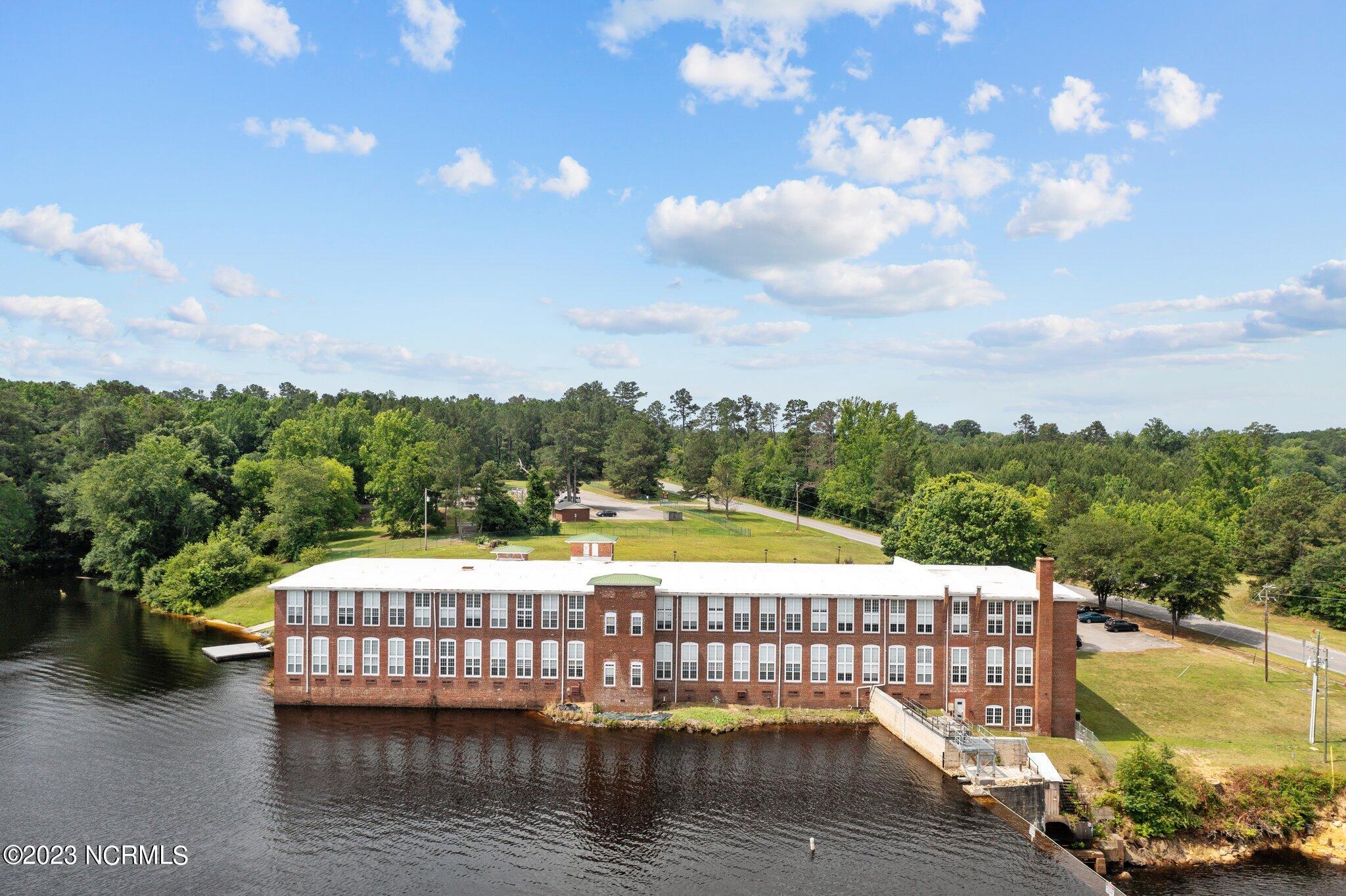 100 Carolyns Mill Place, Unit 109 Rockingham, NC 28379 - Photo 9 of 39 11-web-or-mls-DJI_0558