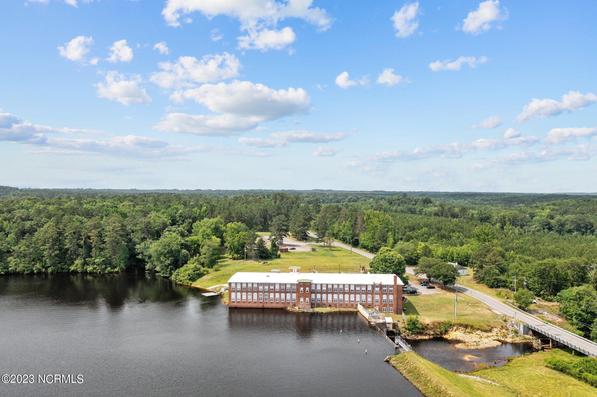 100 Carolyns Mill Place, Unit 109 Rockingham, NC 28379 - Photo 10 of 39 12-web-or-mls-DJI_0561