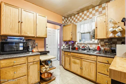 $297,500 | 1206 South 10th Avenue, Yakima, WA 98902