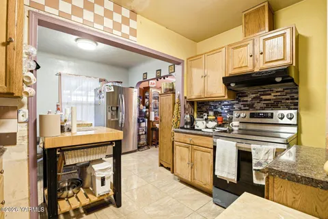 $297,500 | 1206 South 10th Avenue, Yakima, WA 98902