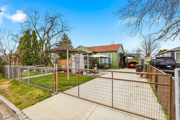$297,500 | 1206 South 10th Avenue, Yakima, WA 98902
