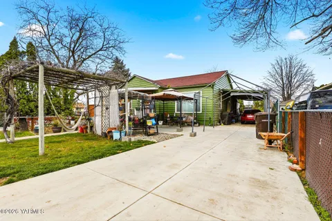 $297,500 | 1206 South 10th Avenue, Yakima, WA 98902