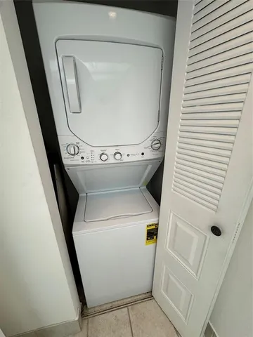 $1,900 | 300 Southwest 130th Terrace, Unit B312, Pembroke Pines, FL 33027