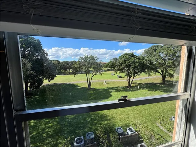 $1,900 | 300 Southwest 130th Terrace, Unit B312, Pembroke Pines, FL 33027