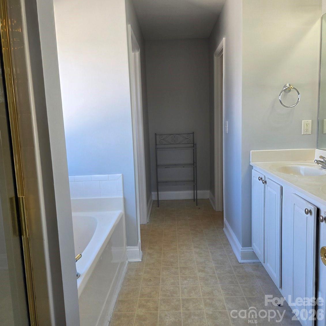 5840 Timbertop Lane Charlotte, NC 28215 - Photo 15 of 34 a view of bathroom