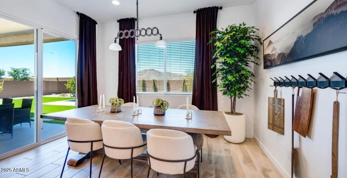 8025 West Rowel Road Peoria, AZ 85383 - Photo 4 of 26 Dining
