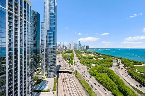 $329,000 | 233 East 13th Street, Unit 508, Chicago, IL 60605