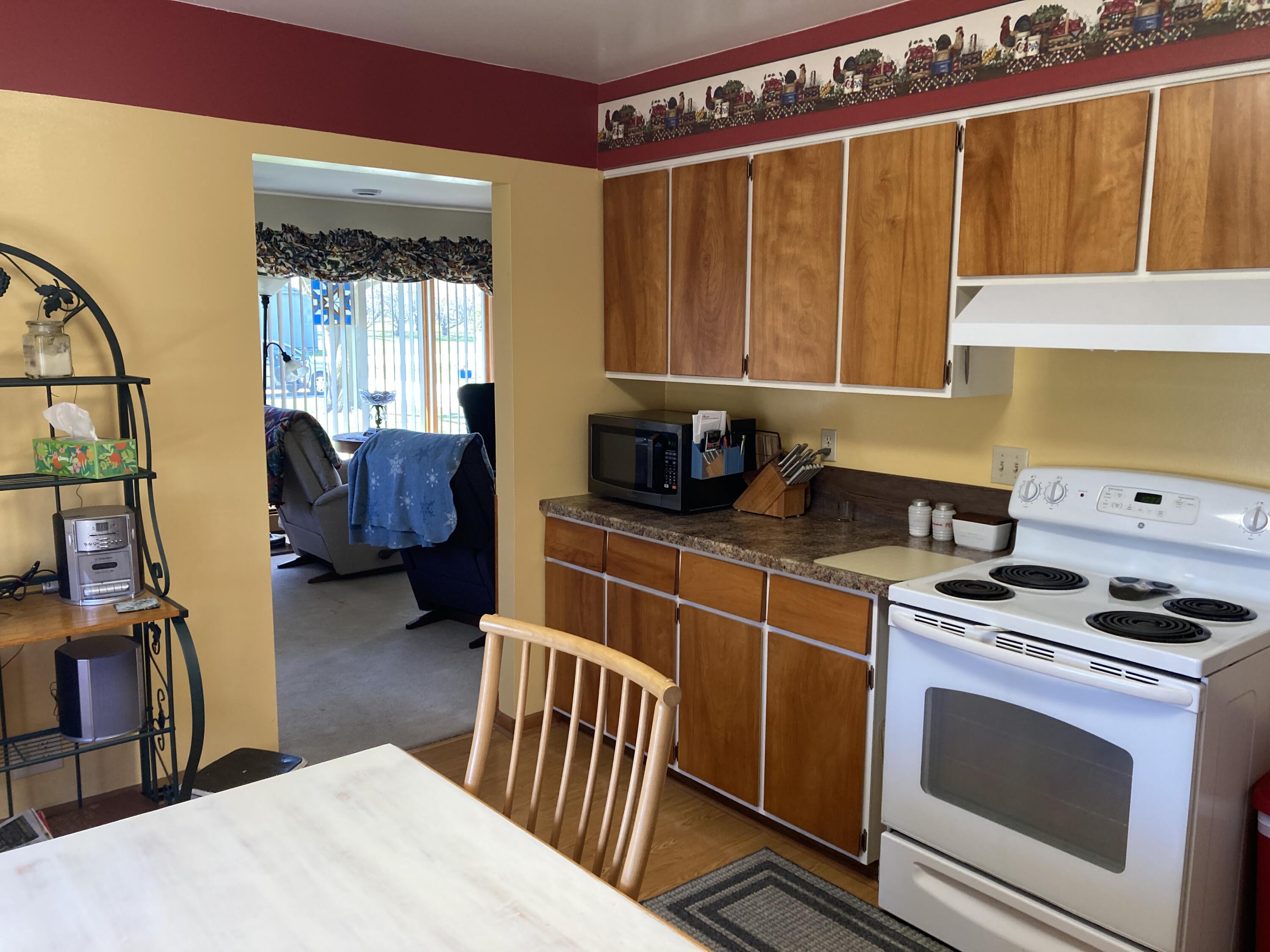 W4918 County Road North Lyndon, WI 53093 - Photo 11 of 23 Kitchen