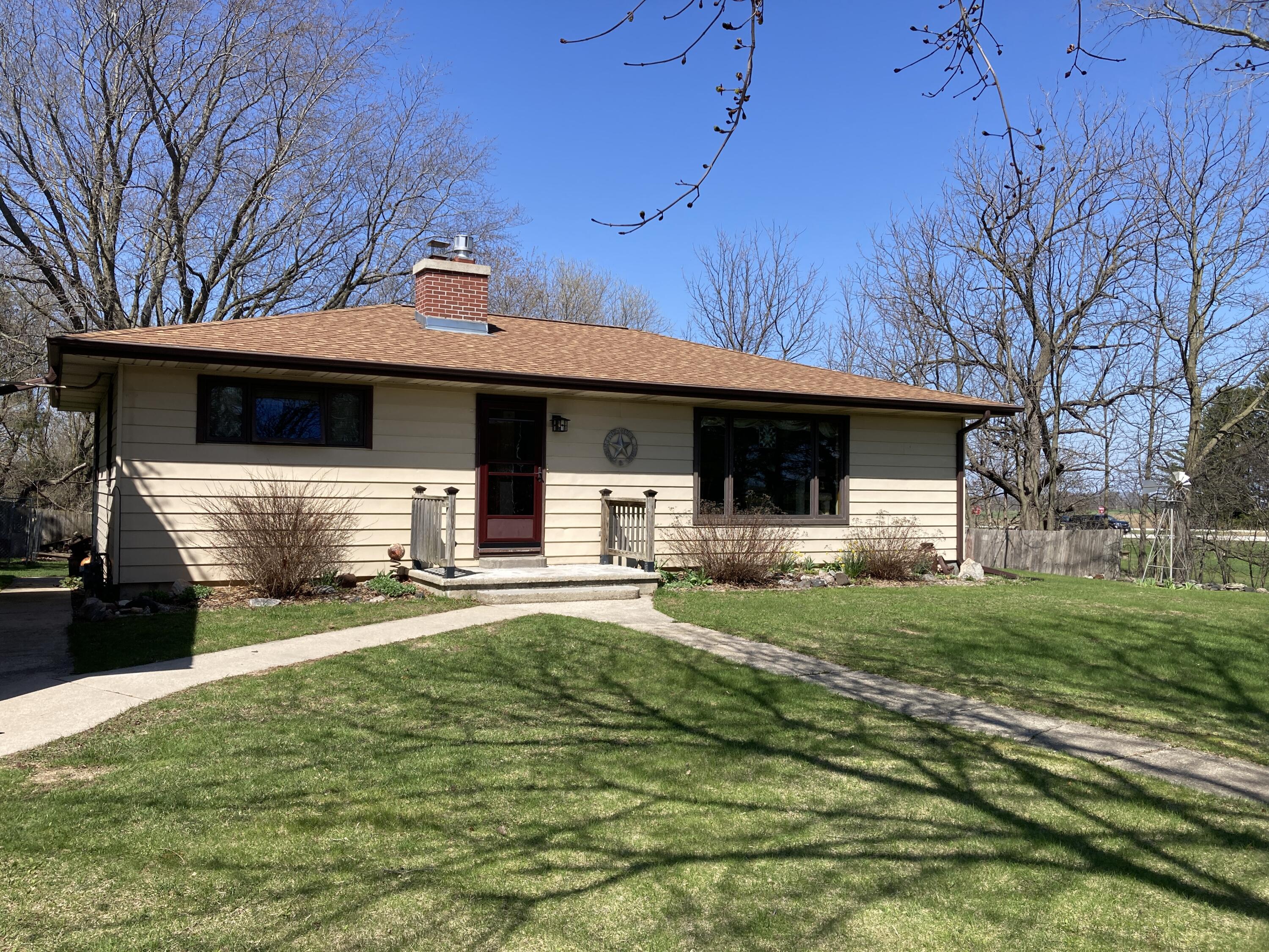 W4918 County Road North Lyndon, WI 53093 - Photo 2 of 23 Front view