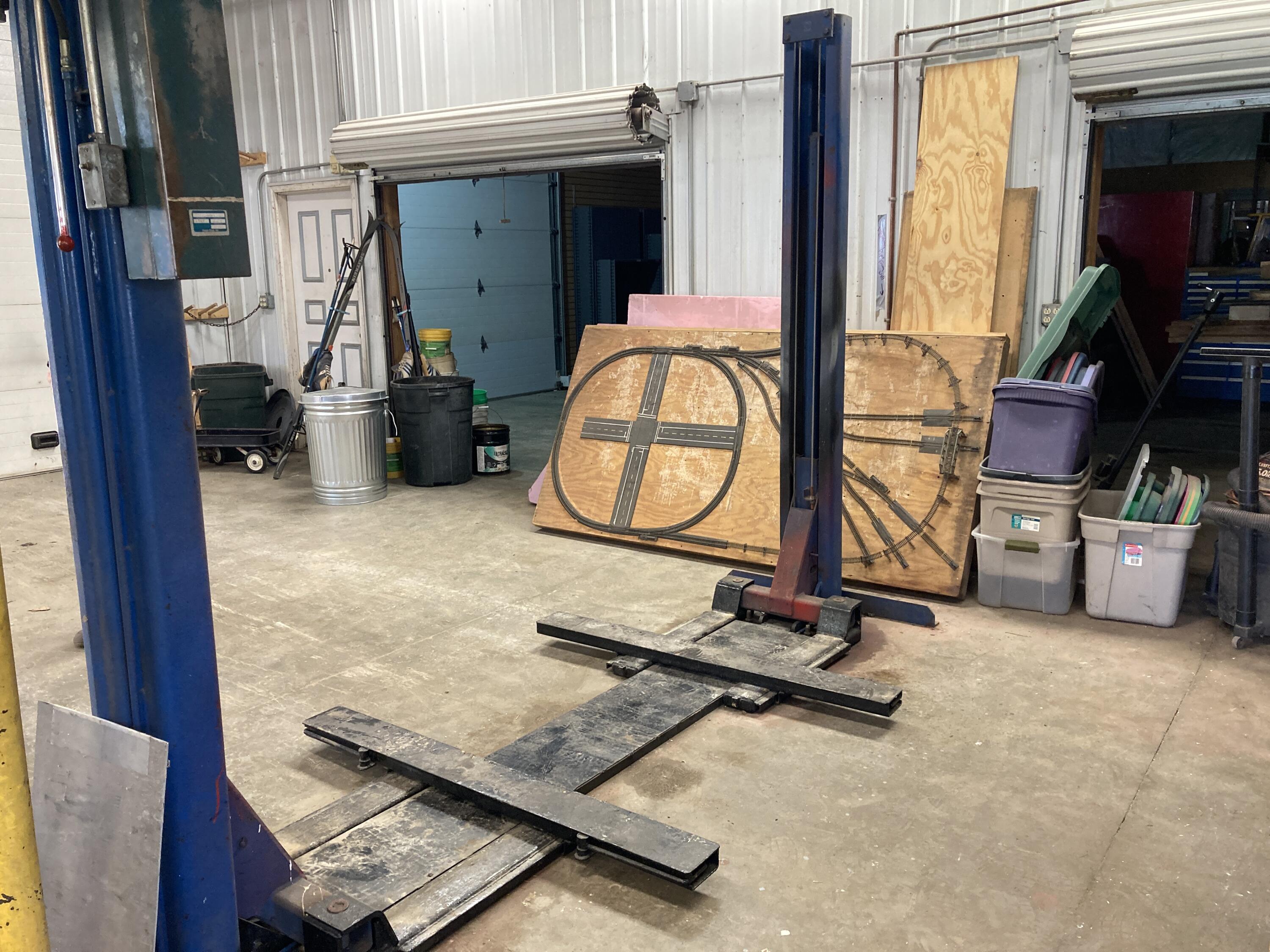 W4918 County Road North Lyndon, WI 53093 - Photo 21 of 23 Hoist