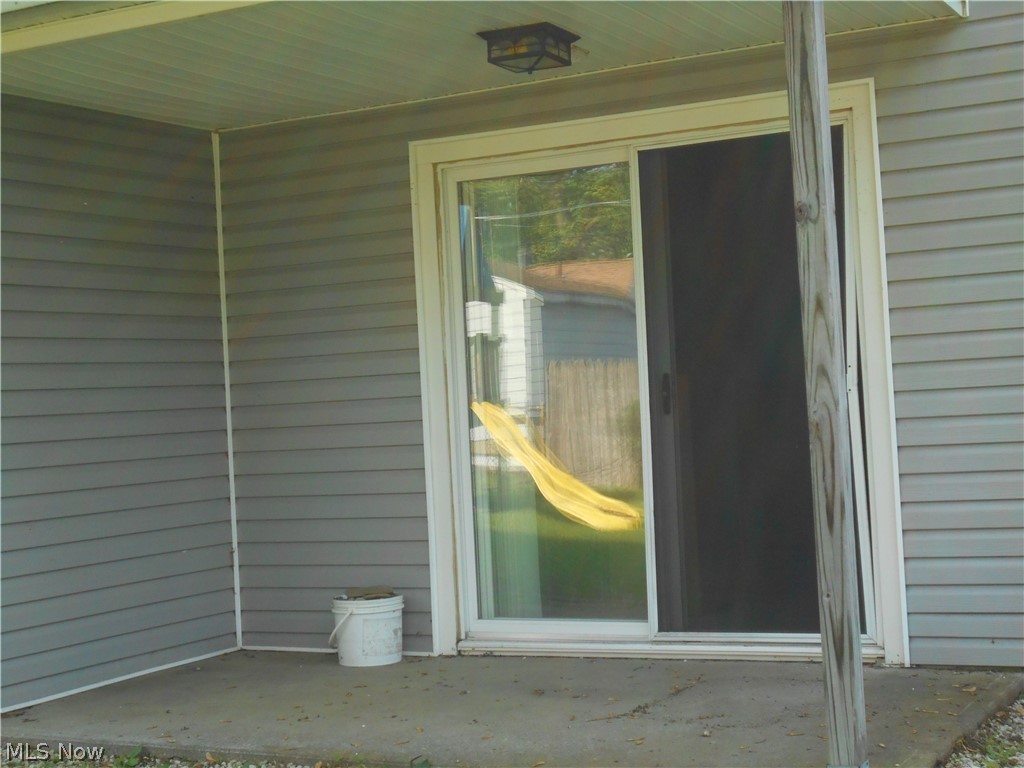 1821 Aberdeen Road Madison, OH 44057 - Photo 5 of 26 Back porch