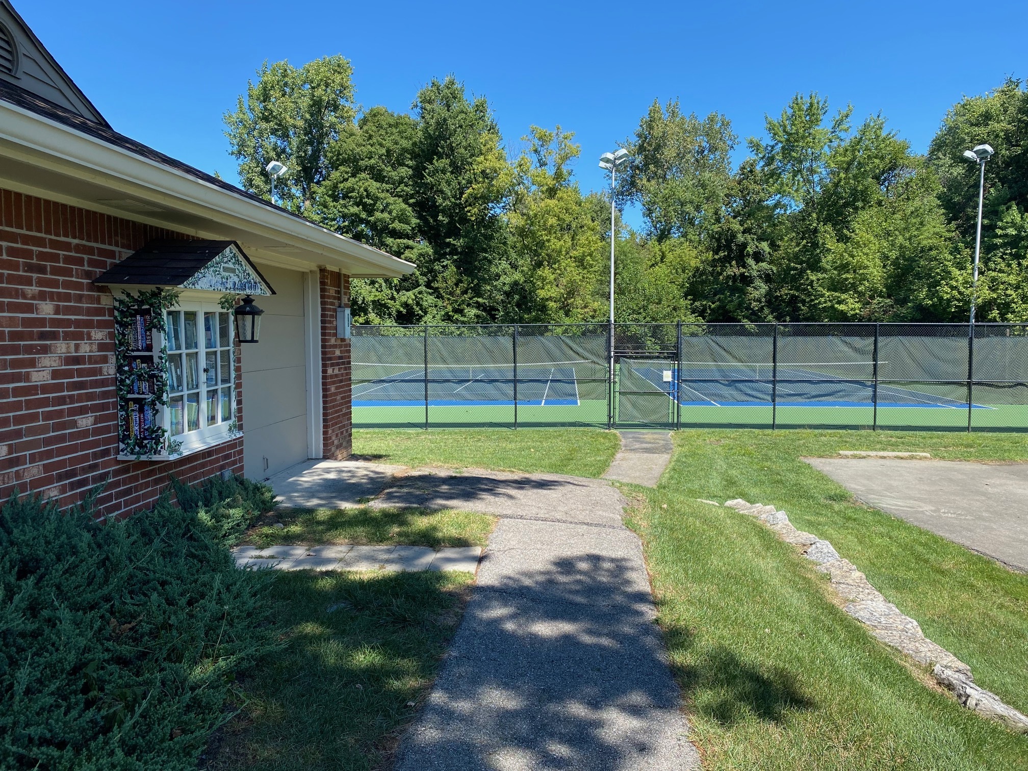 7462 Longleat Road Indianapolis, IN 46240 - Photo 17 of 35 Gallery Image 17