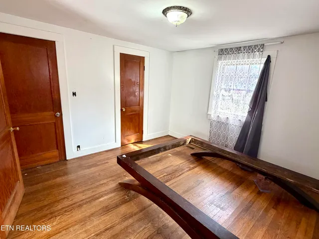 $350,000 | 120 West Lowe Drive, Caryville, TN 37714