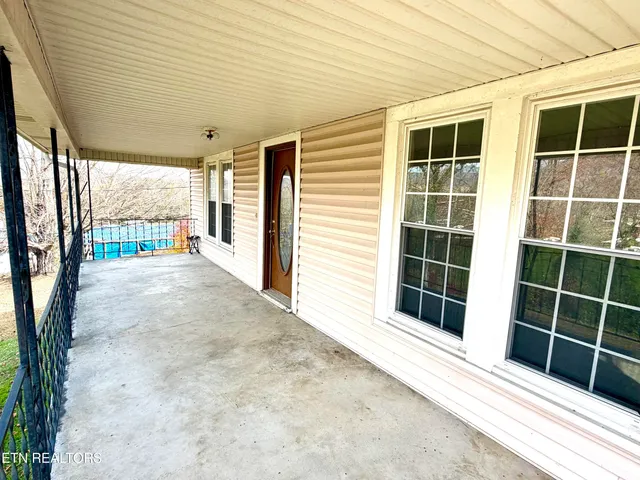 $350,000 | 120 West Lowe Drive, Caryville, TN 37714