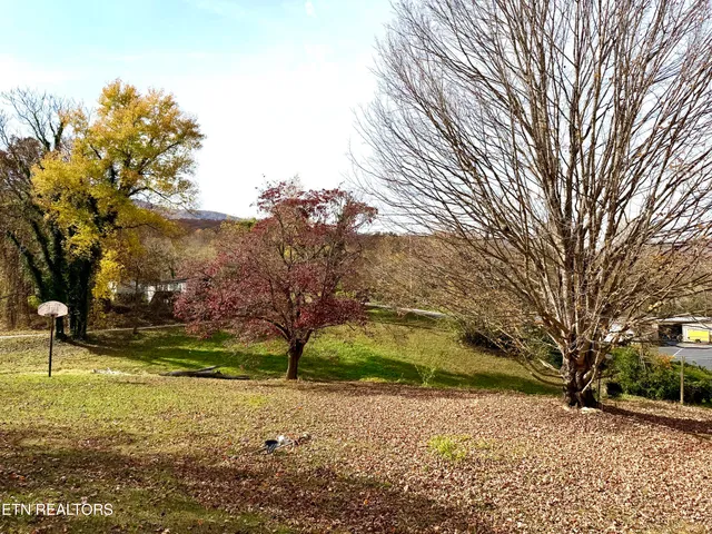 $350,000 | 120 West Lowe Drive, Caryville, TN 37714