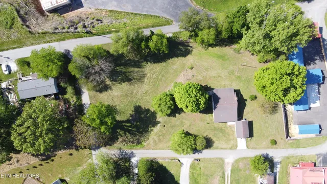 $350,000 | 120 West Lowe Drive, Caryville, TN 37714