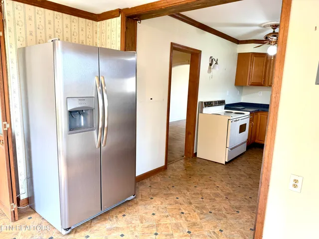 $350,000 | 120 West Lowe Drive, Caryville, TN 37714