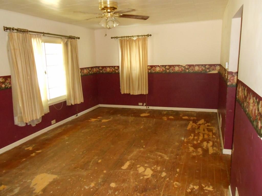 540 Washington Road Waynesburg, PA 15370 - Photo 2 of 15 Living room
