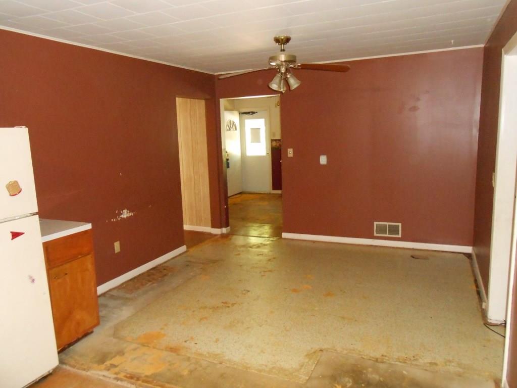 540 Washington Road Waynesburg, PA 15370 - Photo 9 of 15 Dining room open to kitchen