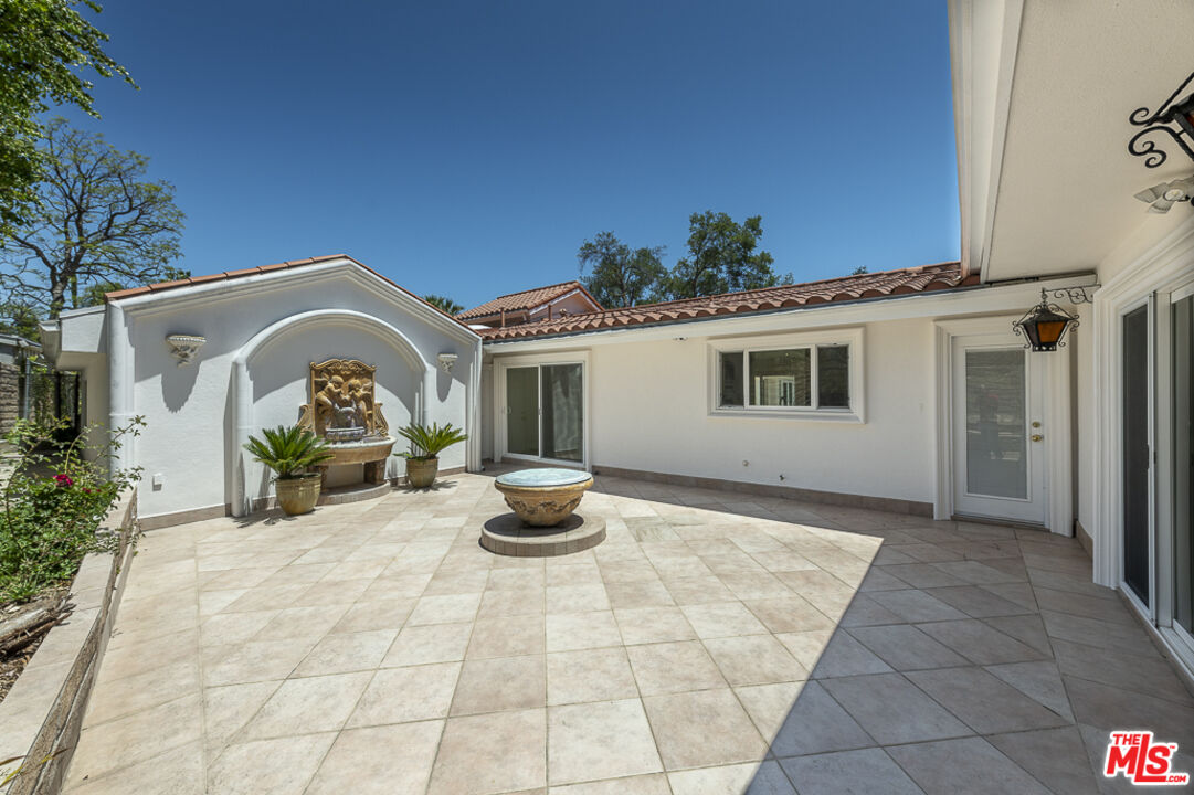 16379 Meadow Ridge Road West Encino, CA 91436 - Photo 17 of 36