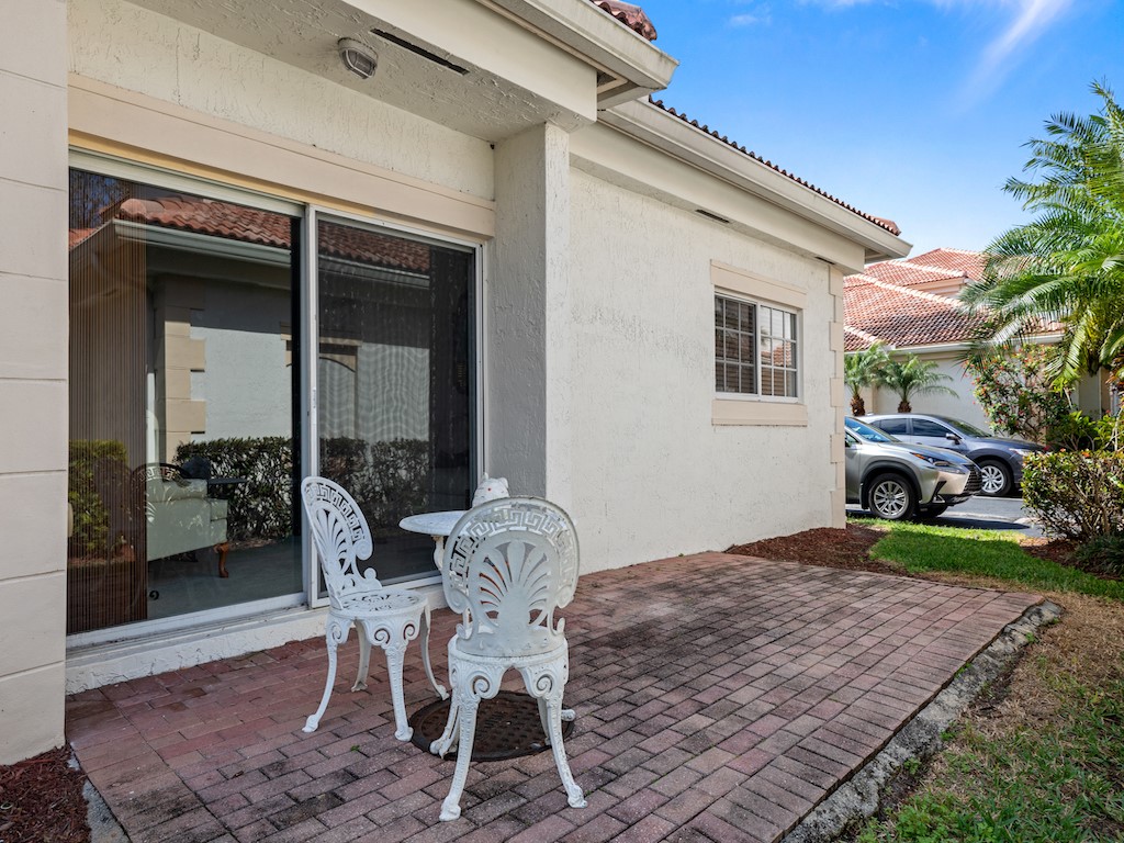 572 7th Square Southwest, Unit 101 Vero Beach, FL 32962 - Photo 26 of 34 a view of outdoor space yard and patio