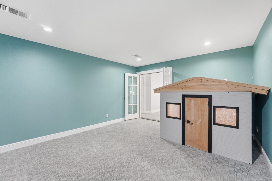 2920 Superior Road Magnolia, TX 77354 - Photo 13 of 49 a big room with closet and windows